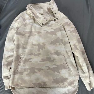 camo pull over,